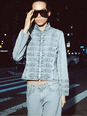 Zara ZW COLLECTION FITTED BUTTON DENIM JACKET